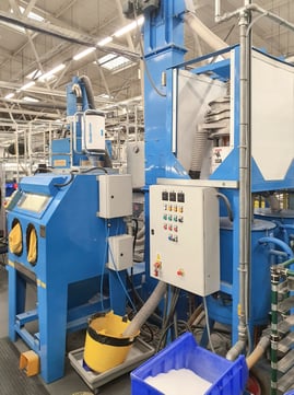 Hodge Clemco Series 1000 Twin Cabinet System with Lift Elevator, Media Sieve and Dust Extraction