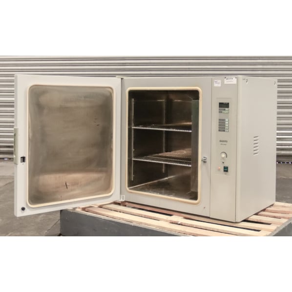 Gallenkamp (Sanyo Weiss) OMT Lab Oven with Door Open